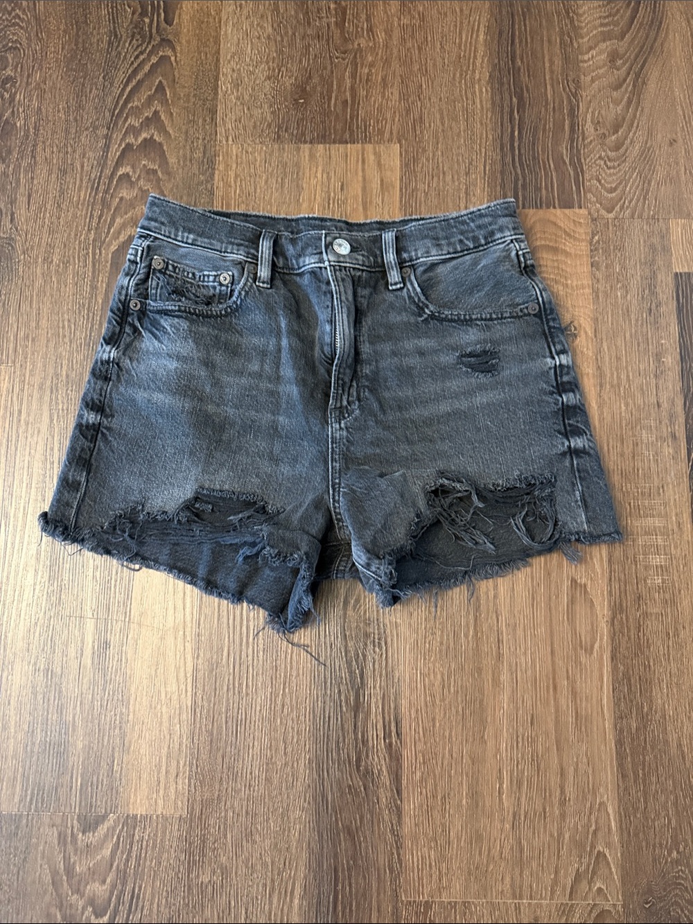 AE Highest rise 90s boyfriend  Distressed Black Denim Shorts